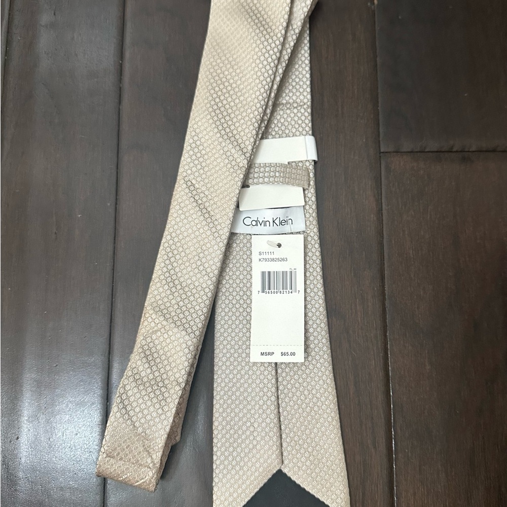 NWT Calvin Klein Light Tan Tie - Picture 2 of 3